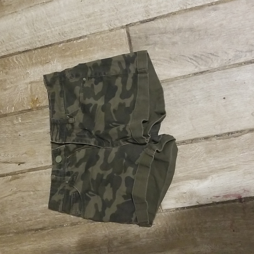Cameo Miami high-rise ladies size 3 shorts